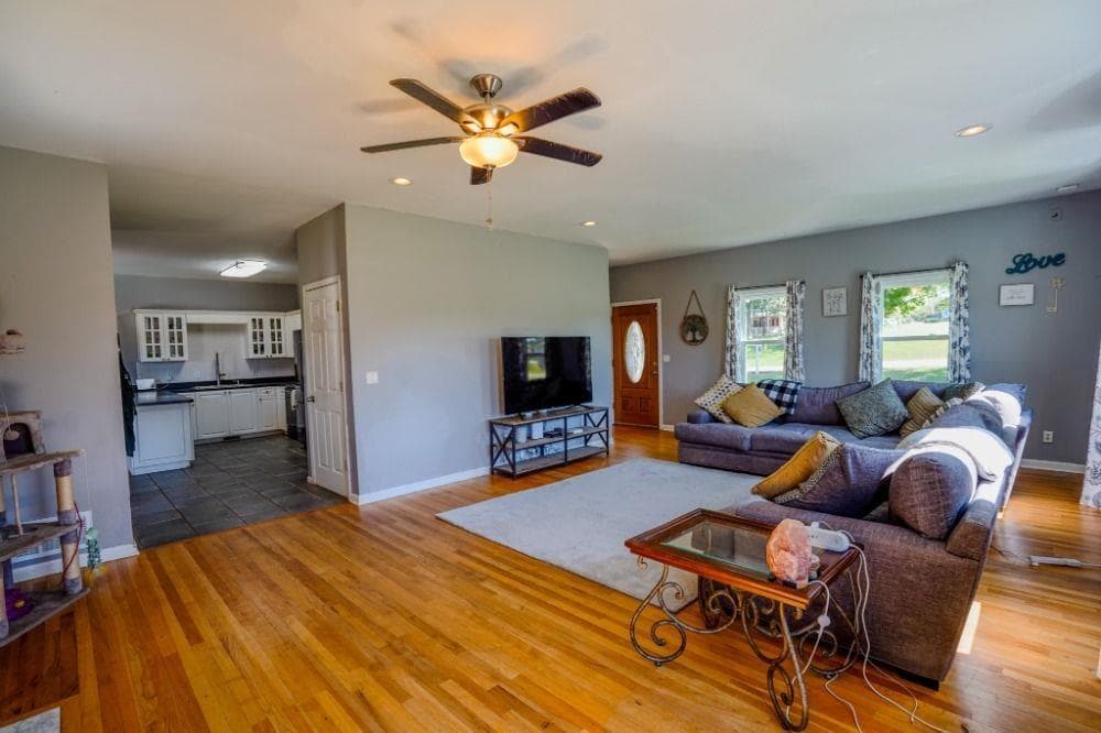5 bedroom, 6 bathroom, 4,096 sq ft single family residence for sale at 245 Foothills Drive, Murrayville, GA 30564 — photo 5