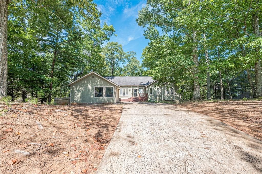 3 bedroom, 3 bathroom, 2,387 sq ft single family residence for sale at 141 Red Cloud Drive, Waleska, GA 30183 — photo 3