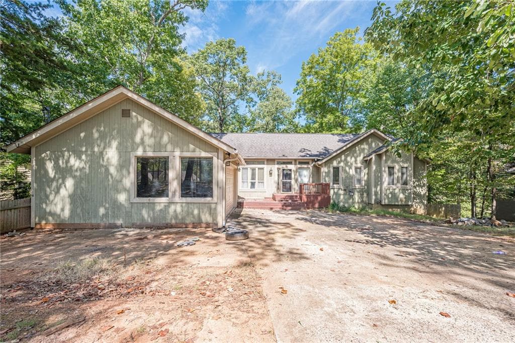 3 bedroom, 3 bathroom, 2,387 sq ft single family residence for sale at 141 Red Cloud Drive, Waleska, GA 30183 — photo 4