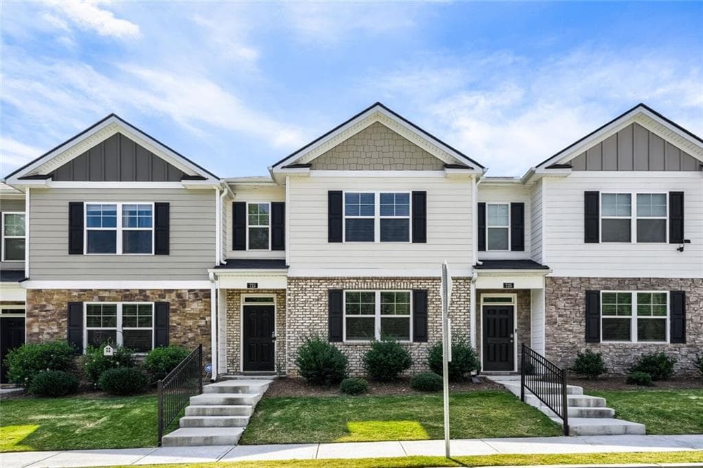 3 bedroom, 3 bathroom, 1,878 sq ft townhouse for rent at 723 Aura Trail, Lawrenceville, GA 30045 for $2,550 a month — photo 1 of 19