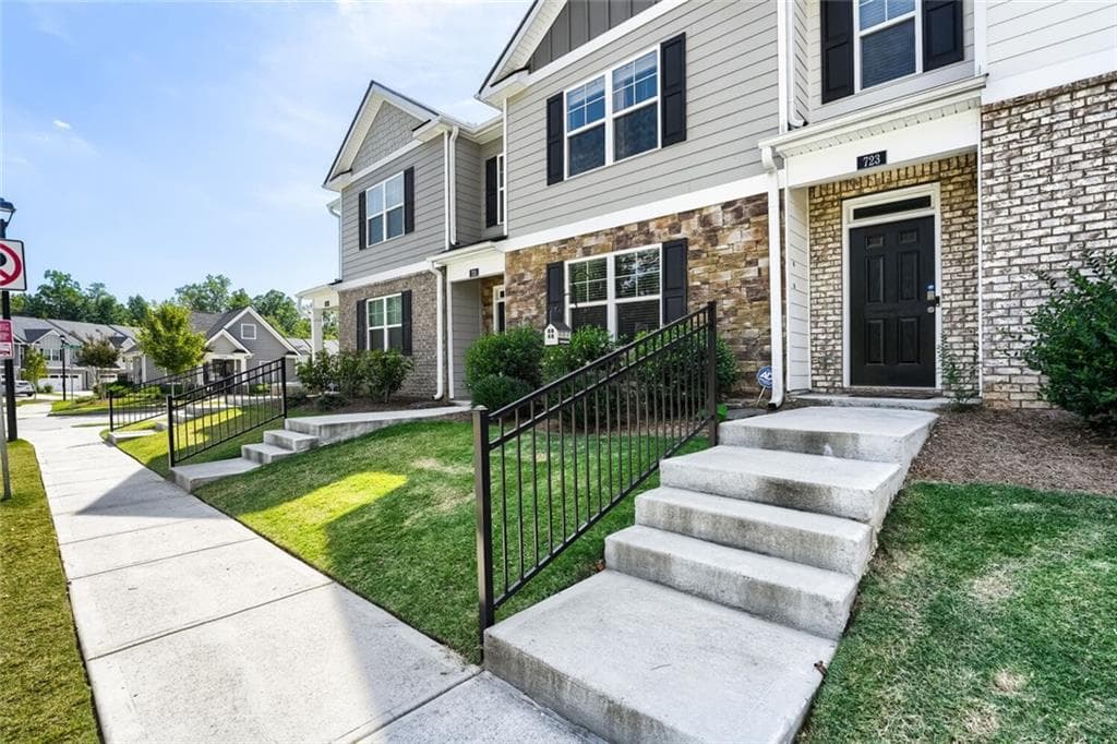 3 bedroom, 3 bathroom, 1,878 sq ft townhouse for rent at 723 Aura Trail, Lawrenceville, GA 30045 for $2,550 a month — photo 2