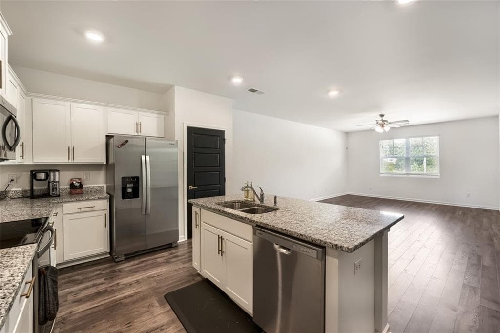 3 bedroom, 3 bathroom, 1,878 sq ft townhouse for rent at 723 Aura Trail, Lawrenceville, GA 30045 for $2,550 a month — photo 5