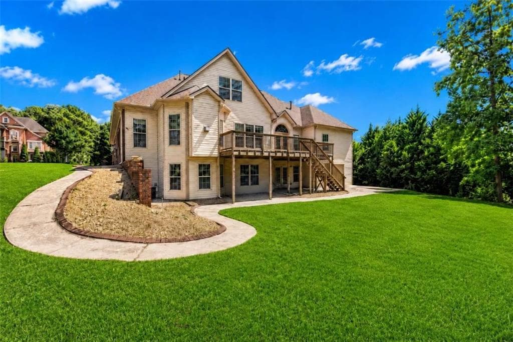 7 bedroom, 4 bathroom, 4,046 sq ft single family residence for sale at 812 Treeline Drive, Conyers, GA 30094 — photo 2