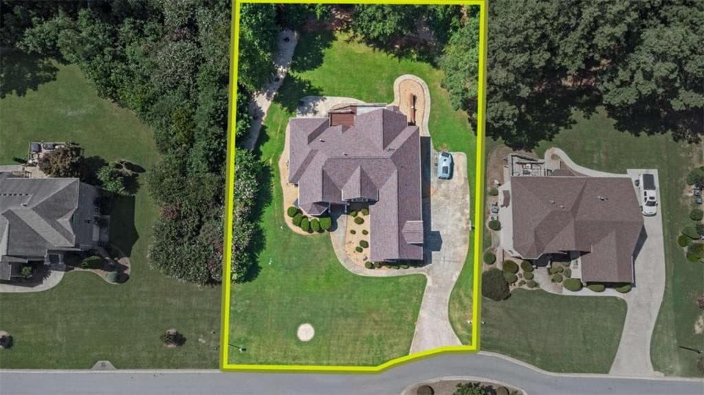 7 bedroom, 4 bathroom, 4,046 sq ft single family residence for sale at 812 Treeline Drive, Conyers, GA 30094 — photo 3