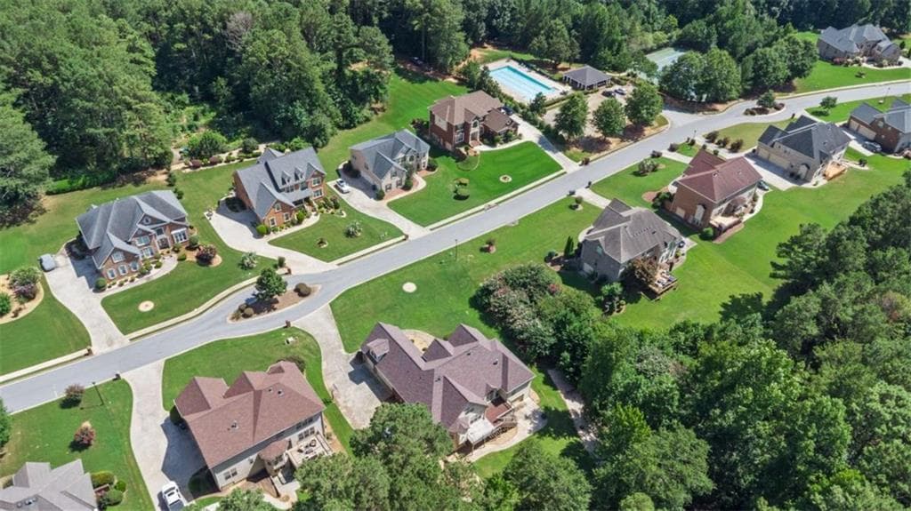 7 bedroom, 4 bathroom, 4,046 sq ft single family residence for sale at 812 Treeline Drive, Conyers, GA 30094 — photo 6