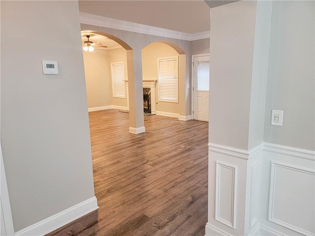 5 bedroom, 3 bathroom, 2,708 sq ft single family residence for sale at 908 Upland Ives Drive, Buford, GA 30518 — photo 4