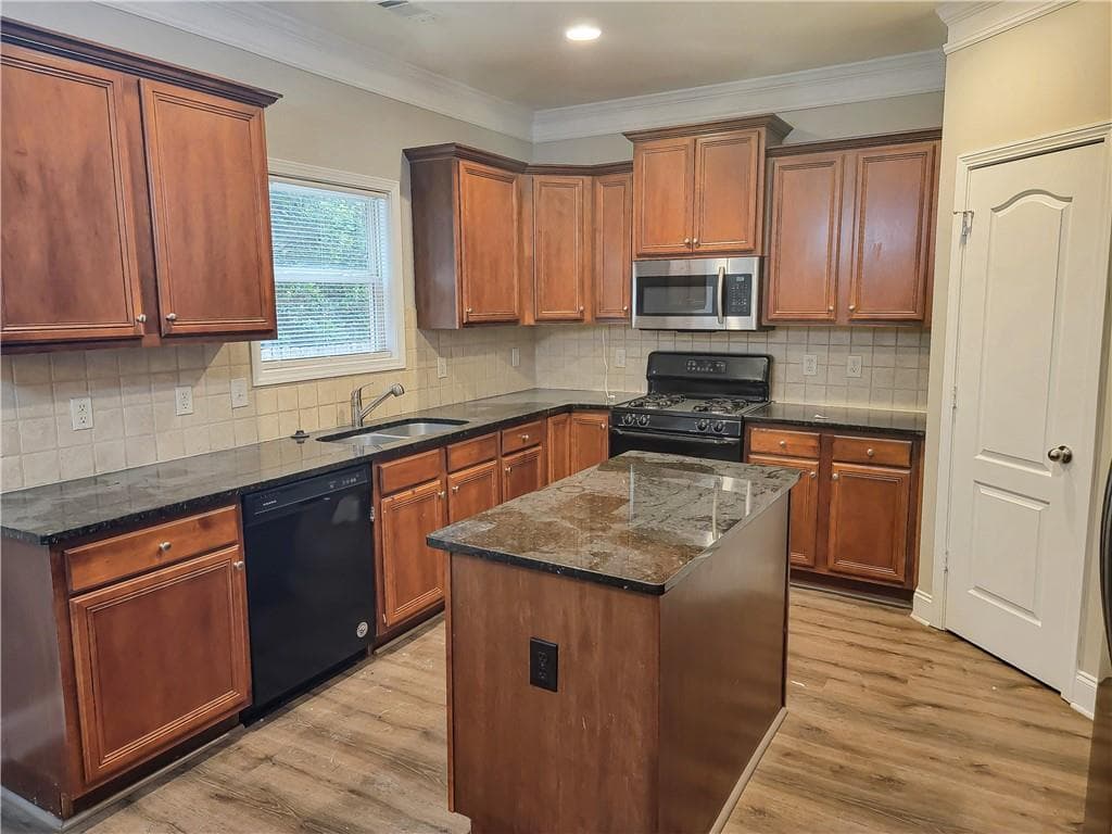 5 bedroom, 3 bathroom, 2,708 sq ft single family residence for sale at 908 Upland Ives Drive, Buford, GA 30518 — photo 8