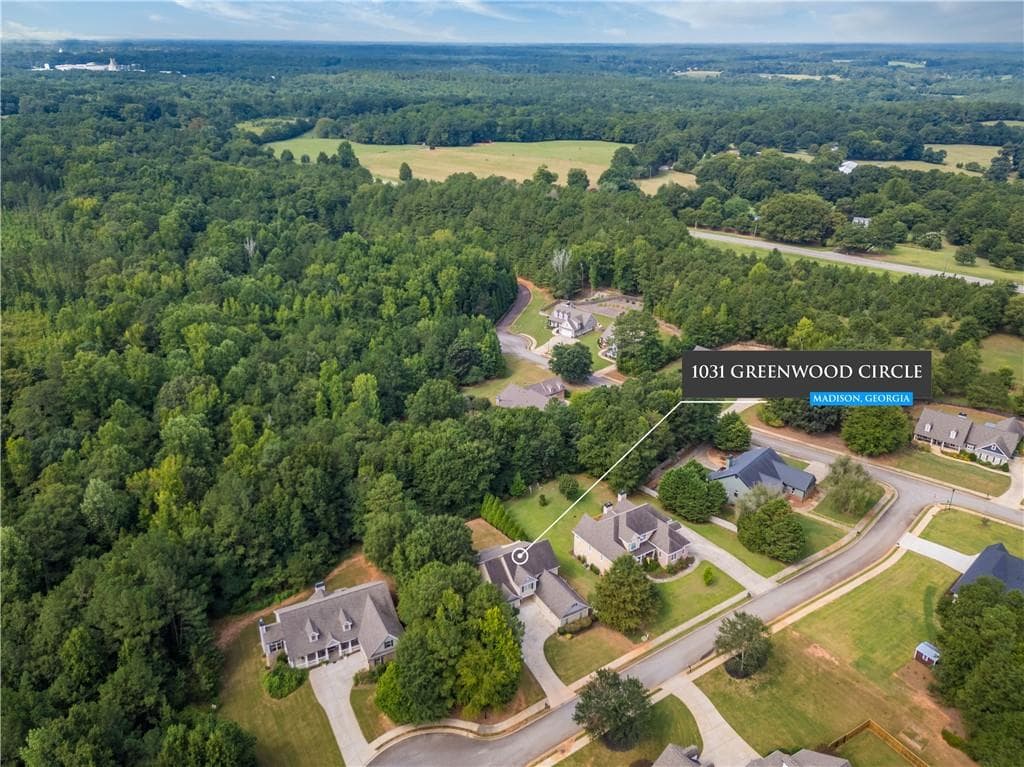 4 bedroom, 4 bathroom, 3,199 sq ft single family residence for sale at 1031 Greenwood Circle, Madison, GA 30650 — photo 3