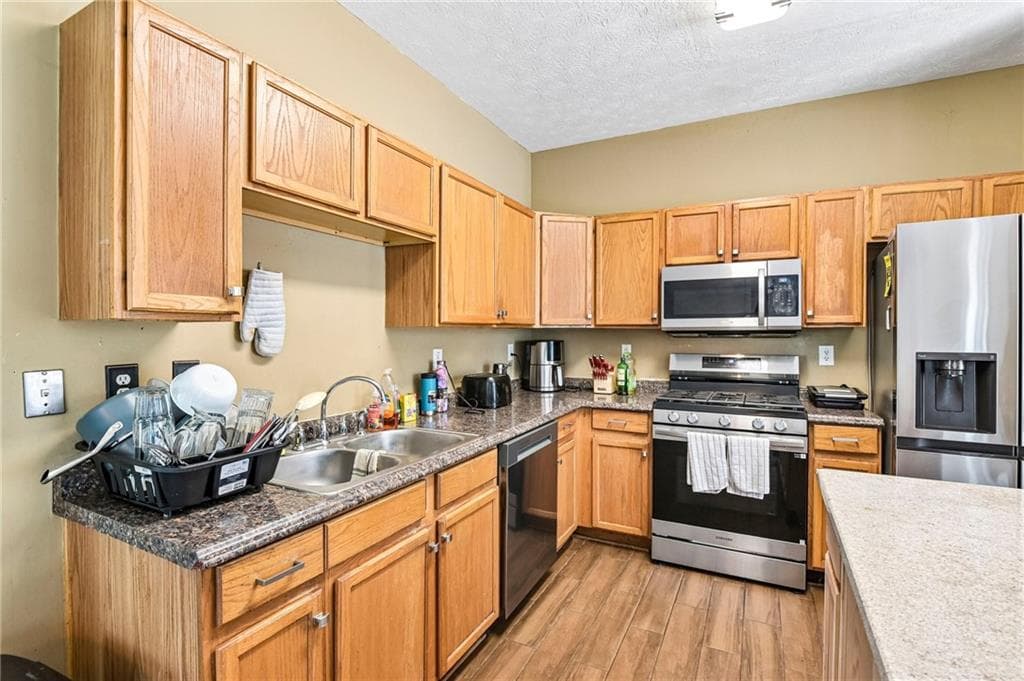 3 bedroom, 3 bathroom, 2,062 sq ft single family residence for sale at 1117 W Shore Drive, Riverdale, GA 30296 — photo 8