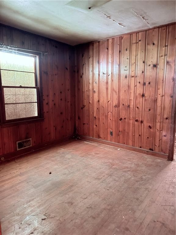 2 bedroom, 1 bathroom, 1,055 sq ft single family residence for sale at 2879 Rockwood Road, East Point, GA 30344 — photo 8