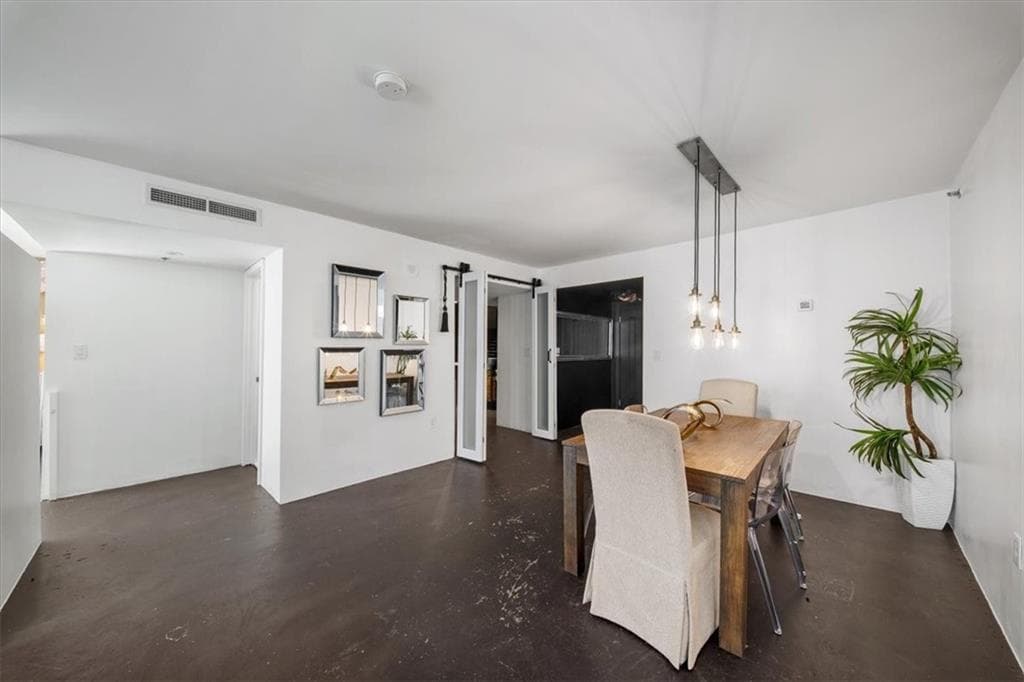 2 bedroom, 2 bathroom, 1,228 sq ft condominium for sale at 2870 Pharr Court South 205, Atlanta, GA 30305 — photo 5