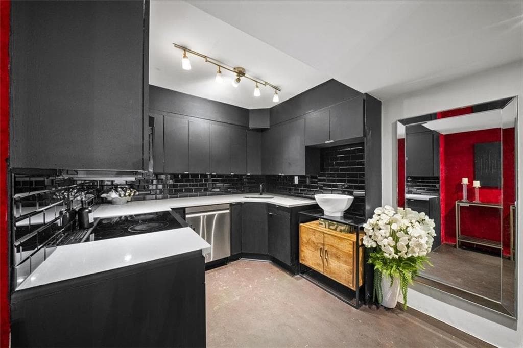 2 bedroom, 2 bathroom, 1,228 sq ft condominium for sale at 2870 Pharr Court South 205, Atlanta, GA 30305 — photo 6