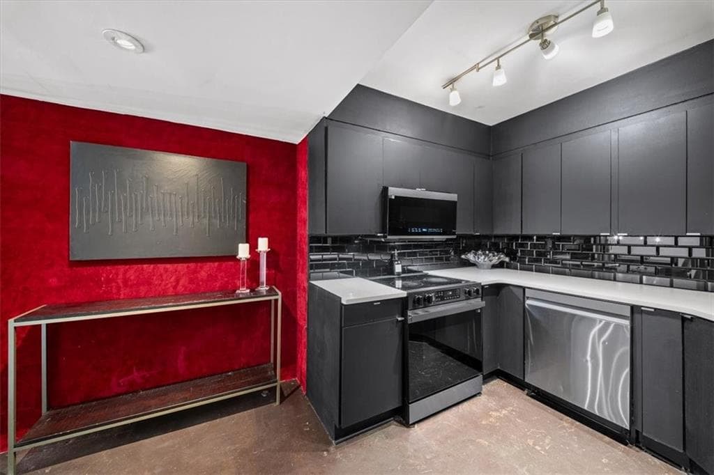 2 bedroom, 2 bathroom, 1,228 sq ft condominium for sale at 2870 Pharr Court South 205, Atlanta, GA 30305 — photo 9