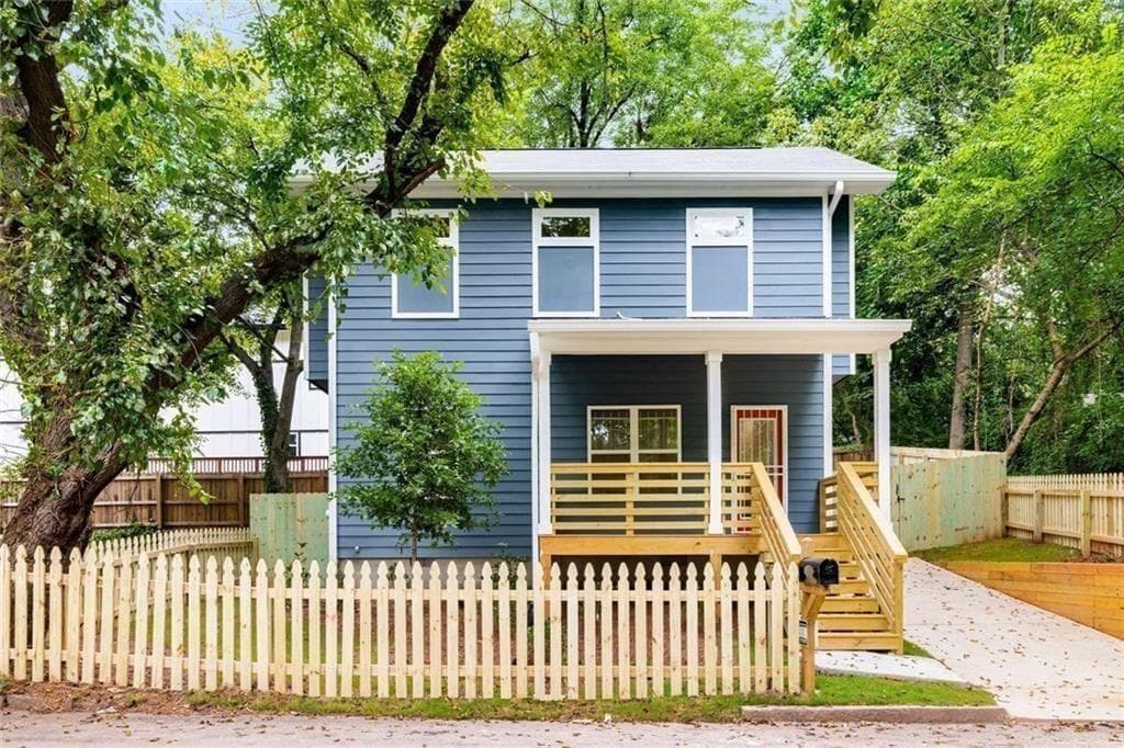 2 bedroom, 2 bathroom, 948 sq ft single family residence for sale at 1631 Burton Street, Atlanta, GA 30315 — photo 2