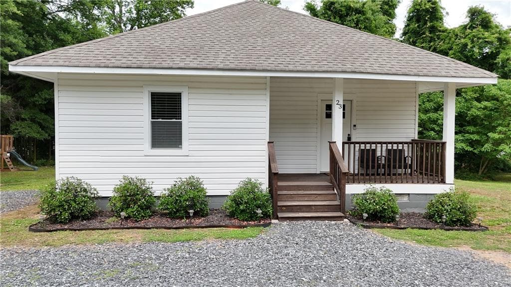 2 bedroom, 1 bathroom, 763 sq ft single family residence for sale at 23 Arnco 2nd Street, Newnan, GA 30263