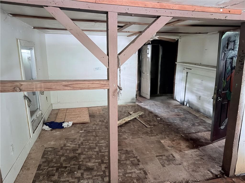 3 bedroom, 1 bathroom, 1,064 sq ft single family residence under contract at 31 Vinson Mountain Road, Rockmart, GA 30153 — photo 5