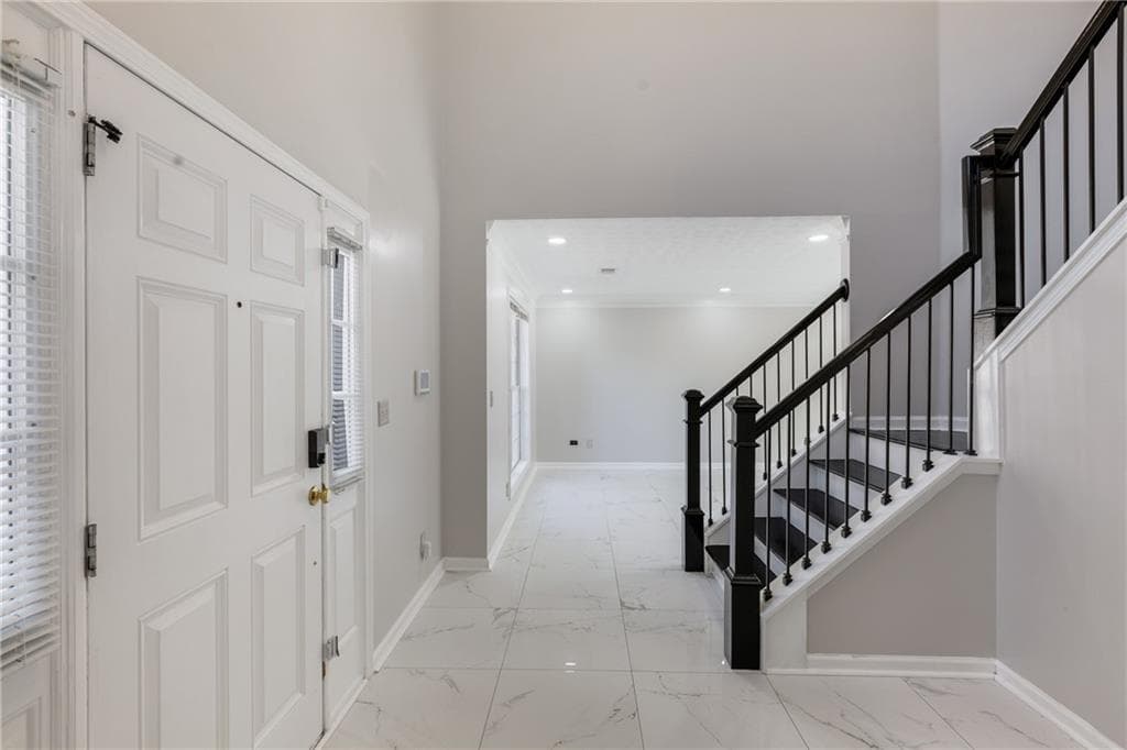 5 bedroom, 3 bathroom, 2,972 sq ft single family residence for sale at 3521 Kittery Drive, Snellville, GA 30039 — photo 2