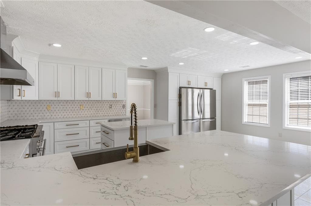 5 bedroom, 3 bathroom, 2,972 sq ft single family residence for sale at 3521 Kittery Drive, Snellville, GA 30039 — photo 8