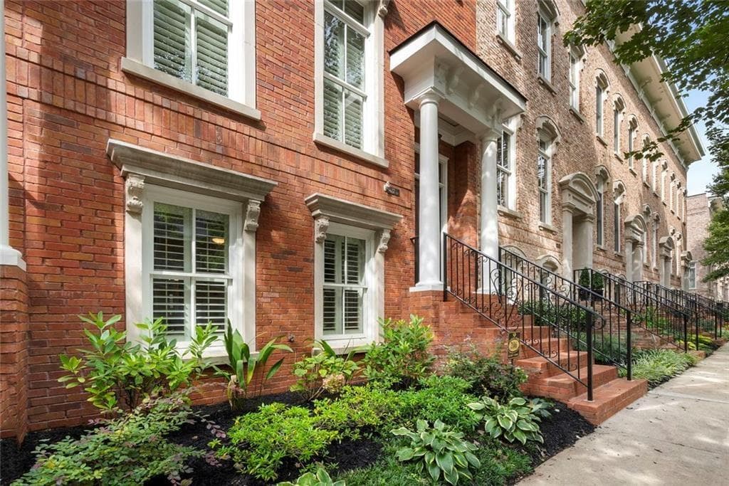 3 bedroom, 4 bathroom, 2,337 sq ft townhouse for sale at 206 Montag Circle, Atlanta, GA 30307 — photo 3