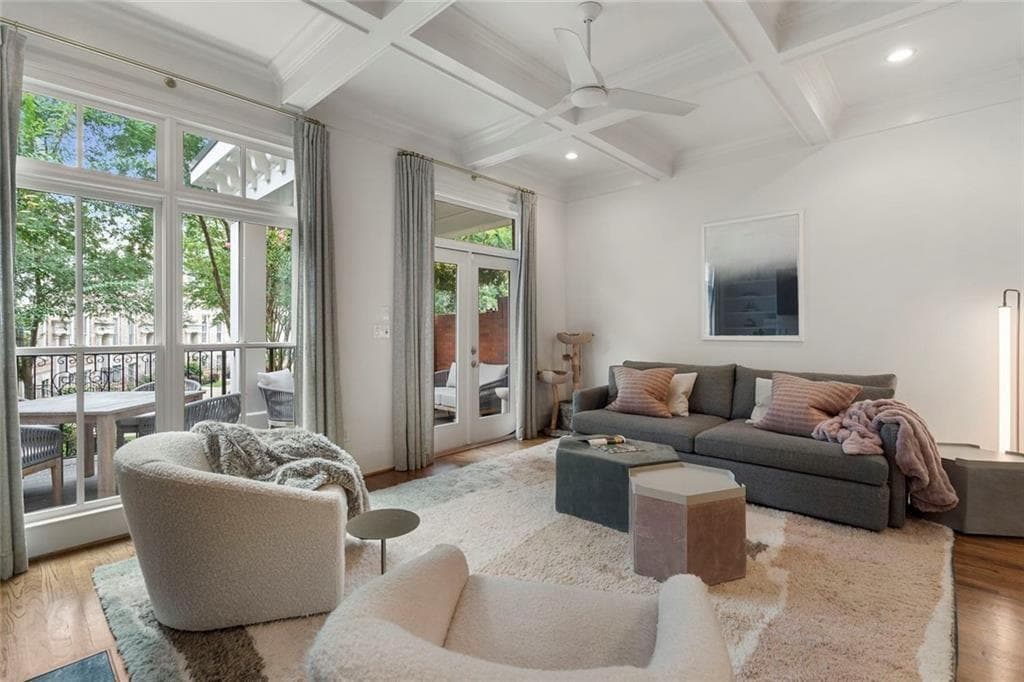 3 bedroom, 4 bathroom, 2,337 sq ft townhouse for sale at 206 Montag Circle, Atlanta, GA 30307 — photo 6