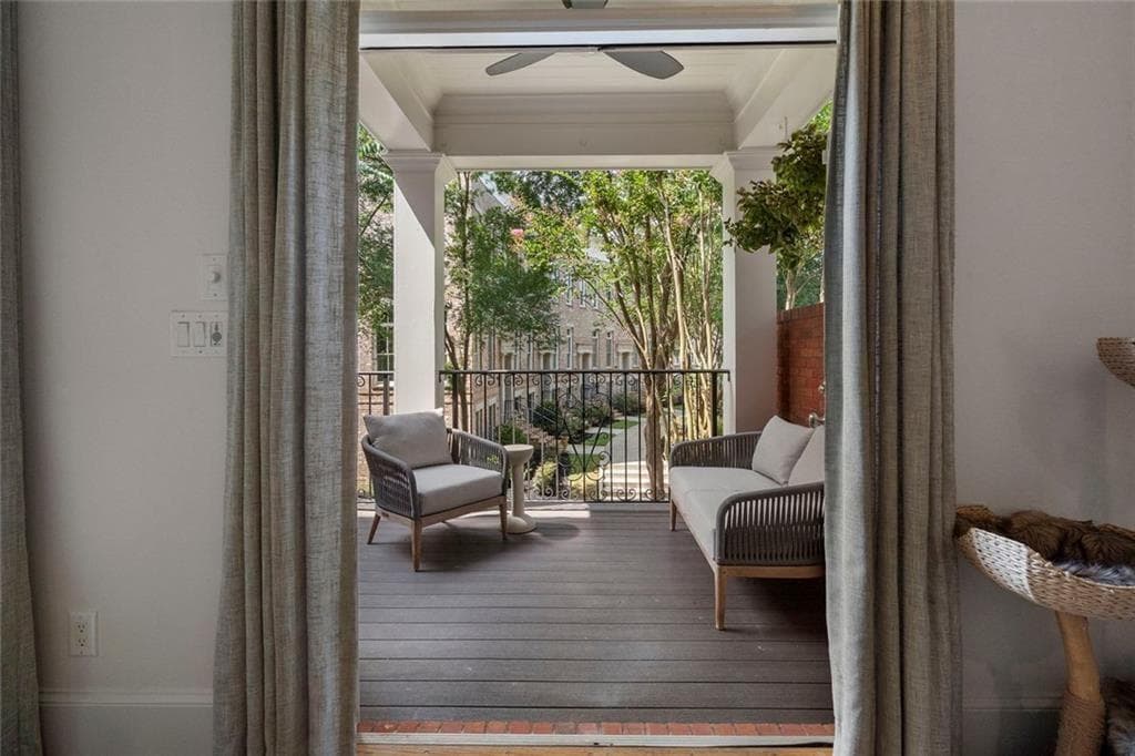 3 bedroom, 4 bathroom, 2,337 sq ft townhouse for sale at 206 Montag Circle, Atlanta, GA 30307 — photo 7