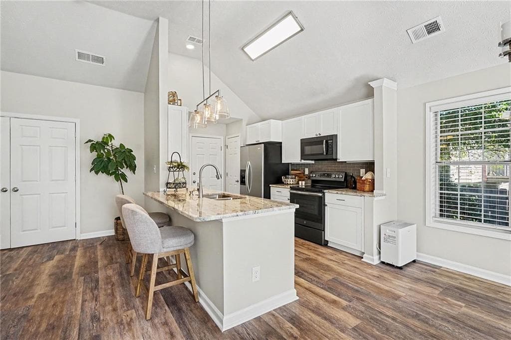 4 bedroom, 2 bathroom, 1,508 sq ft single family residence for rent at 1545 Quail Point Run, Hoschton, GA 30548 for $2,400 a month — photo 4