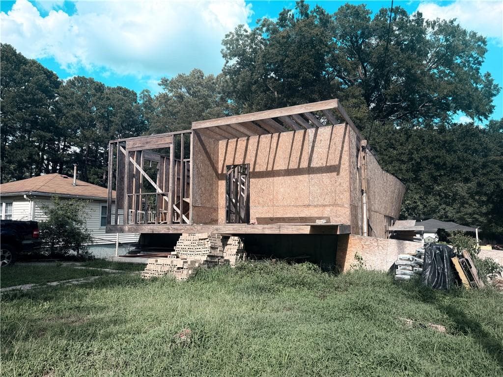 3 bedroom, 2 bathroom, 1,214 sq ft single family residence for sale at 491 Center Hill Avenue, Atlanta, GA 30318