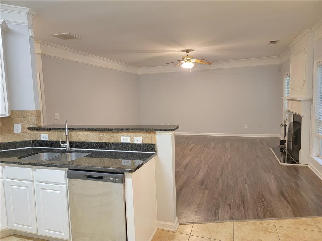 4 bedroom, 3 bathroom, 2,047 sq ft single family residence for sale at 5855 Rives Drive, Alpharetta, GA 30004 — photo 4