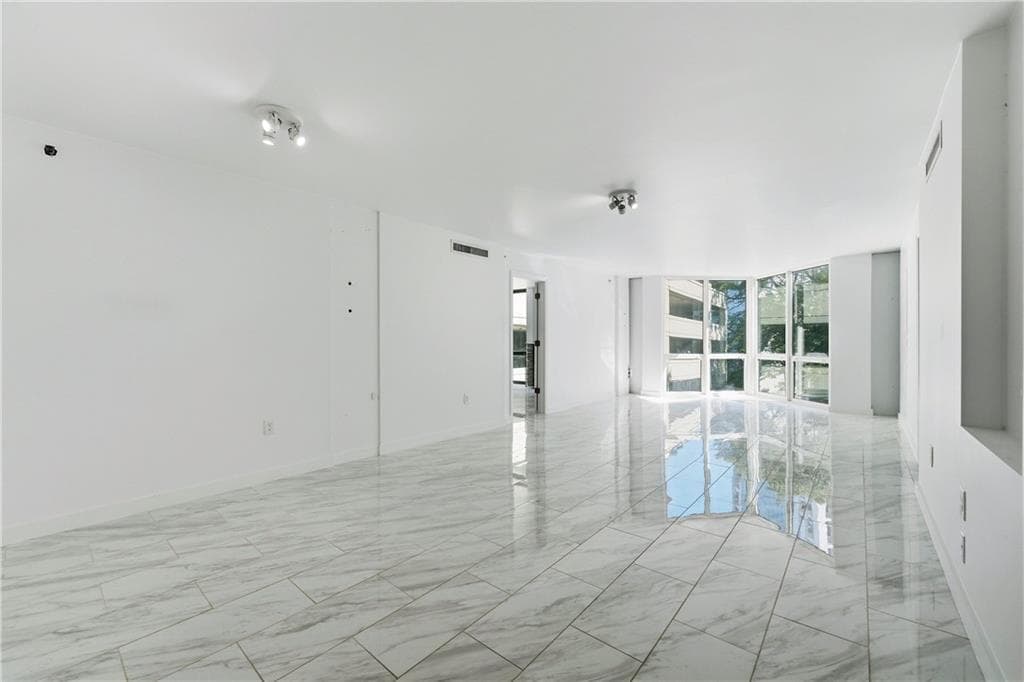 2 bedroom, 2 bathroom, 1,228 sq ft condominium for rent at 2870 Pharr Court South 305, Atlanta, GA 30305 for $2,200 a month — photo 7