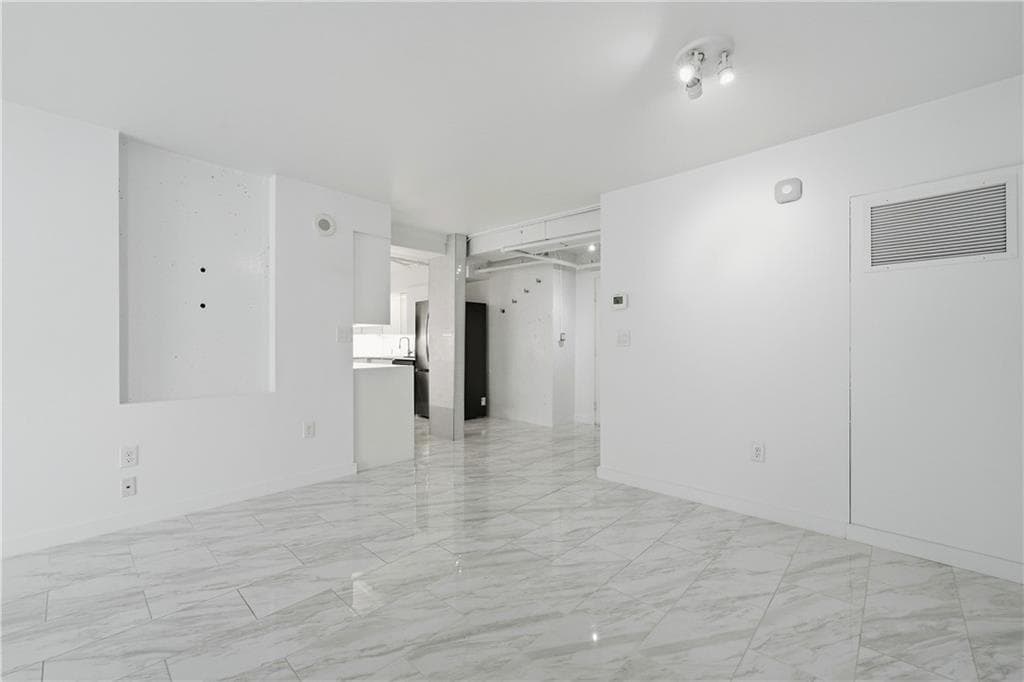 2 bedroom, 2 bathroom, 1,228 sq ft condominium for rent at 2870 Pharr Court South 305, Atlanta, GA 30305 for $2,200 a month — photo 10
