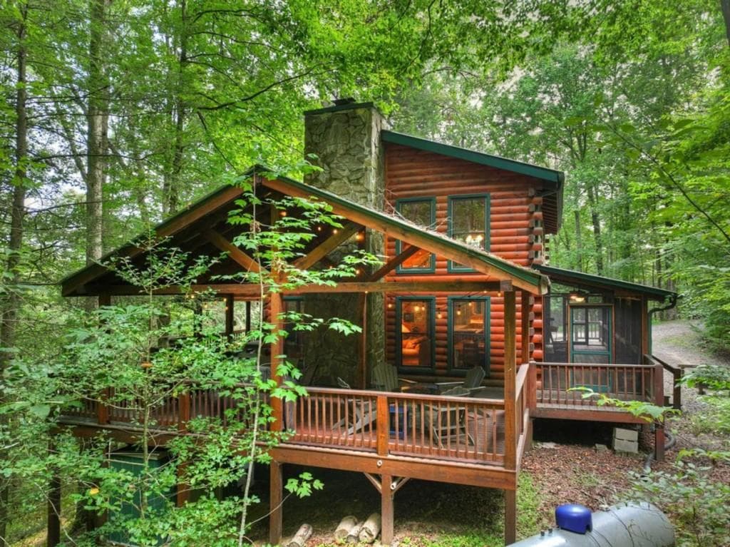 3 bedroom, 3 bathroom, 2,376 sq ft home for sale at 381 Icy Lane, Blue Ridge, GA