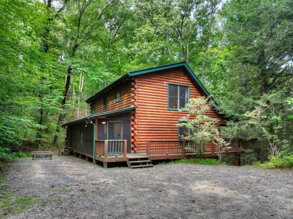 3 bedroom, 3 bathroom, 2,376 sq ft single family residence for sale at 381 Icy Lane, Blue Ridge, GA 30513 — photo 3