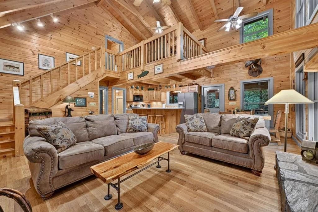3 bedroom, 3 bathroom, 2,376 sq ft single family residence for sale at 381 Icy Lane, Blue Ridge, GA 30513 — photo 8