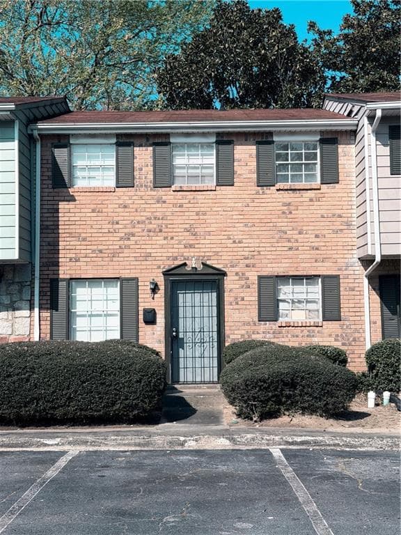 2 bedroom, 2 bathroom, 1,100 sq ft townhouse for sale at 4701 Flat Shoals Road 50G, Union City, GA 30291