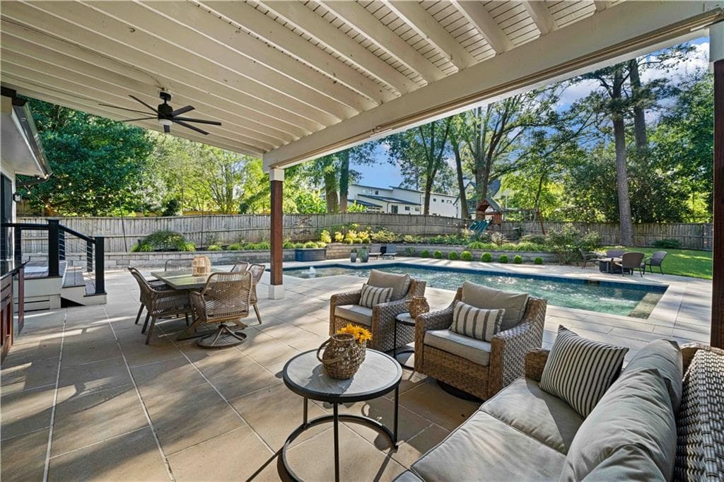 5 bedroom, 4 bathroom, 3,186 sq ft single family residence for sale at 466 Bridlewood Circle, Decatur, GA 30030 — photo 3