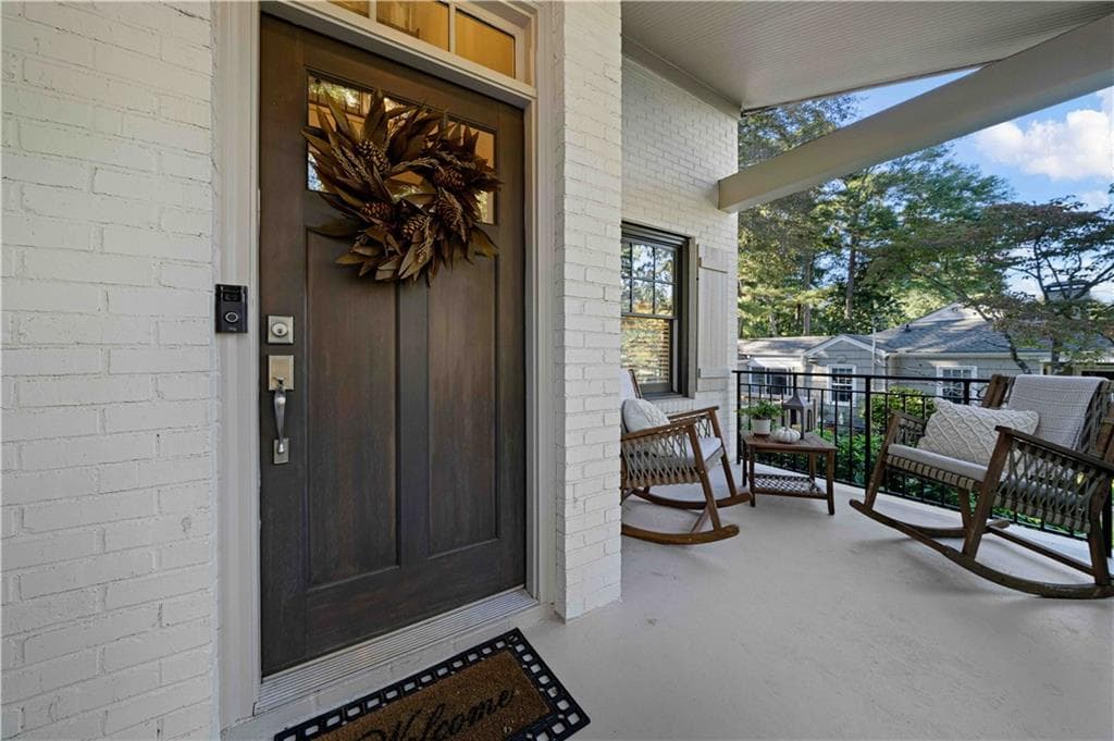 5 bedroom, 4 bathroom, 3,186 sq ft single family residence for sale at 466 Bridlewood Circle, Decatur, GA 30030 — photo 5