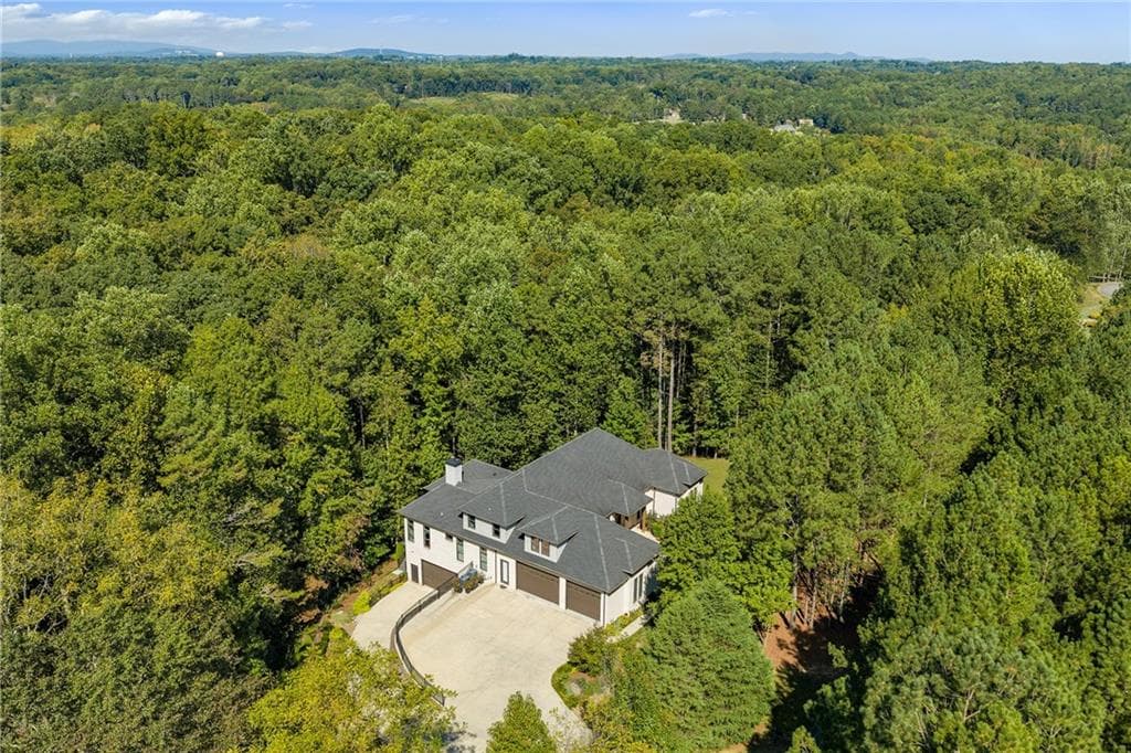 6 bedroom, 6 bathroom, 8,167 sq ft single family residence for sale at 131 Soapstone Way, Canton, GA 30115 — photo 2