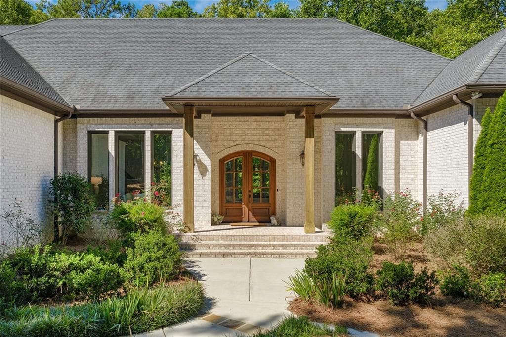 6 bedroom, 6 bathroom, 8,167 sq ft single family residence for sale at 131 Soapstone Way, Canton, GA 30115 — photo 4