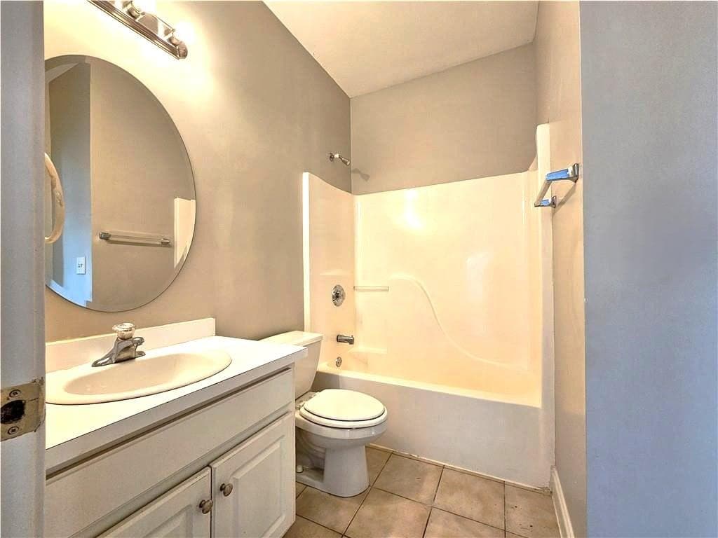 4 bedroom, 3 bathroom single family residence for rent at 718 N Evelyn Place, Atlanta, GA 30318 for $2,200 a month — photo 10