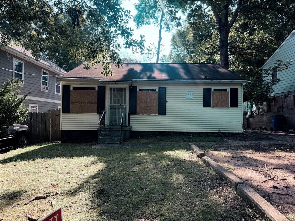 3 bedroom, 1 bathroom, 1,005 sq ft single family residence for sale at 2772 Palm Drive, East Point, GA 30344