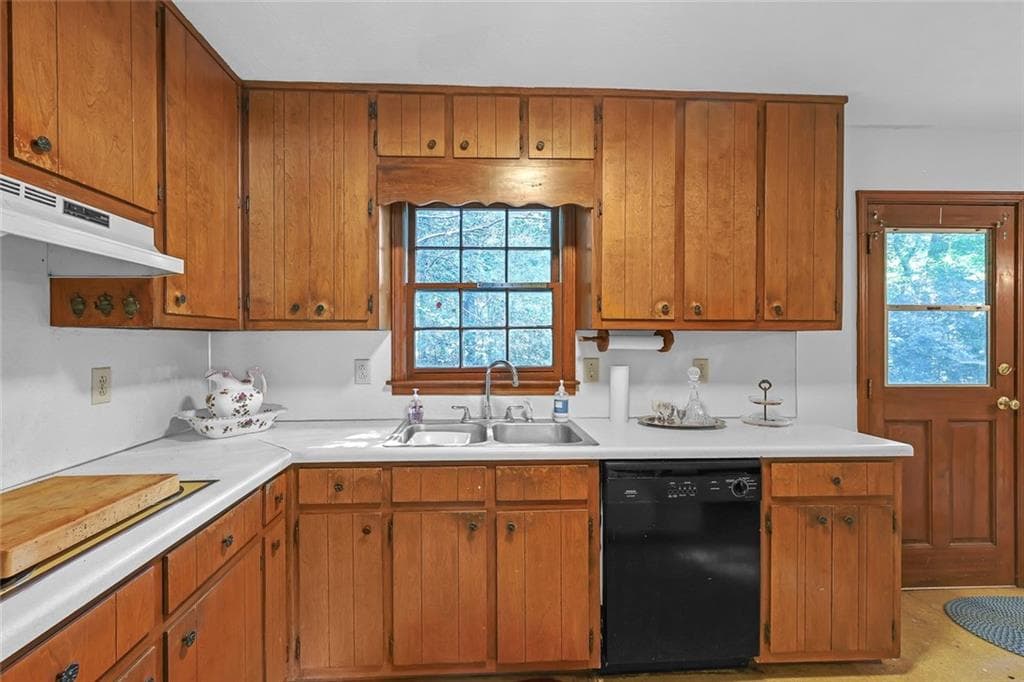 3 bedroom, 2 bathroom, 2,796 sq ft single family residence for sale at 1466 Hewatt Road, Lilburn, GA 30047 — photo 6