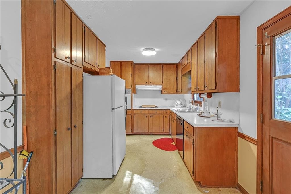3 bedroom, 2 bathroom, 2,796 sq ft single family residence for sale at 1466 Hewatt Road, Lilburn, GA 30047 — photo 8