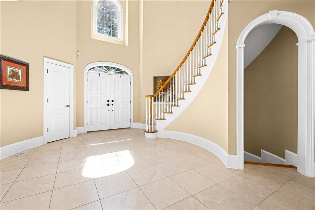 6 bedroom, 7 bathroom, 5,766 sq ft single family residence for sale at 205 Standing Oak Place, Fayetteville, GA 30214 — photo 3