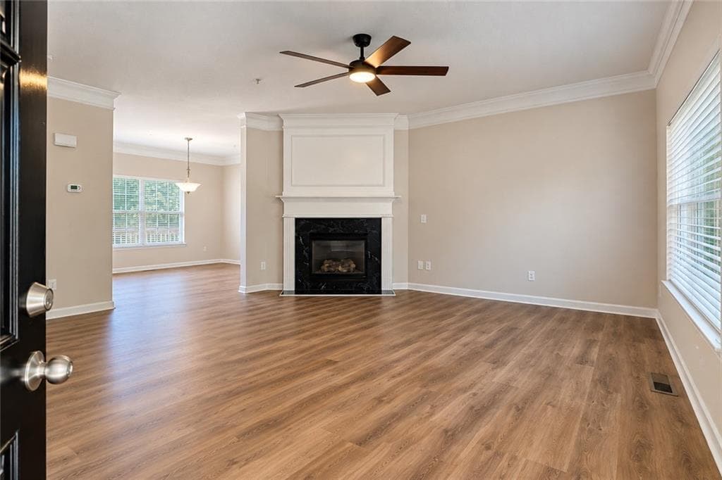 4 bedroom, 3 bathroom, 1,870 sq ft townhouse for sale at 724 Breeze Lane, Woodstock, GA 30188 — photo 4