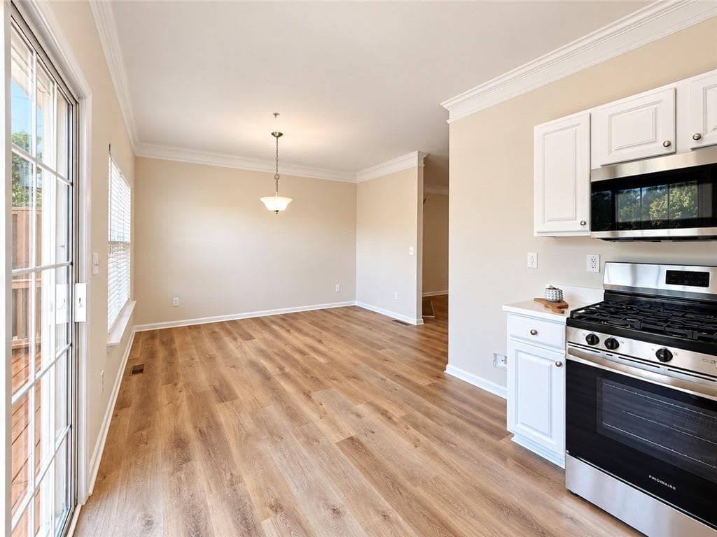 4 bedroom, 3 bathroom, 1,870 sq ft townhouse for sale at 724 Breeze Lane, Woodstock, GA 30188 — photo 10