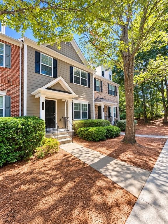 4 bedroom, 3 bathroom, 1,870 sq ft home for sale at 724 Breeze Lane, Woodstock, GA