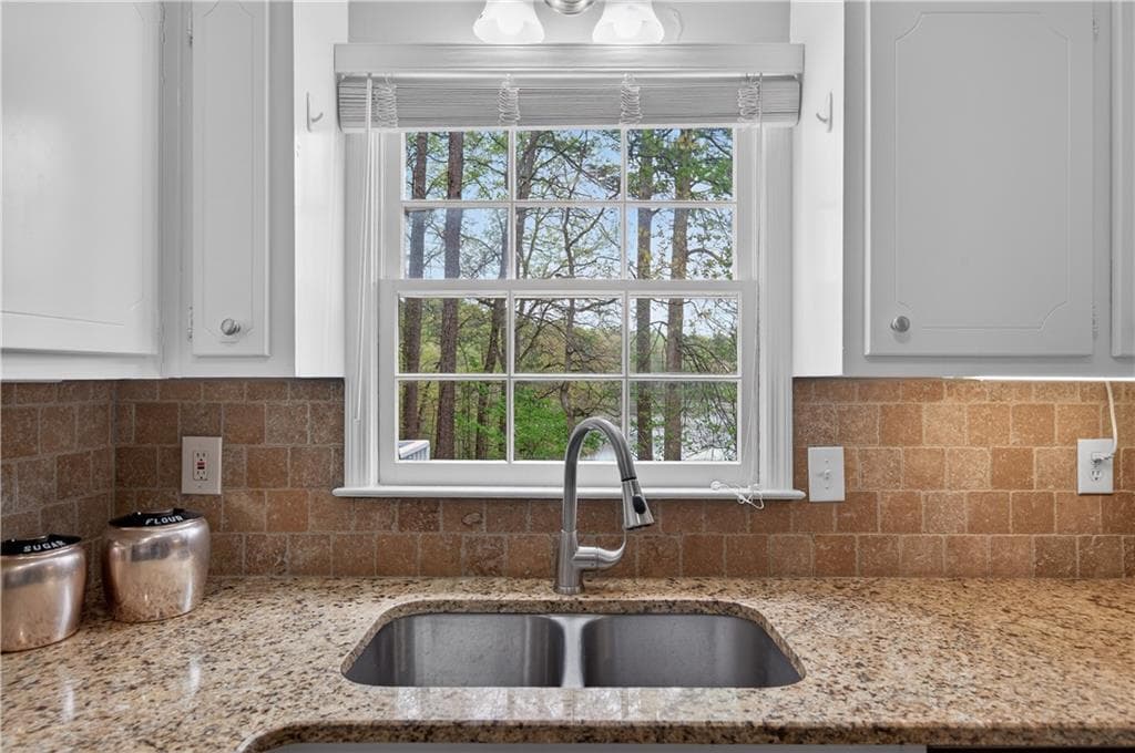 4 bedroom, 2 bathroom, 2,110 sq ft single family residence for sale at 176 Arbour Run, Suwanee, GA 30024 — photo 7