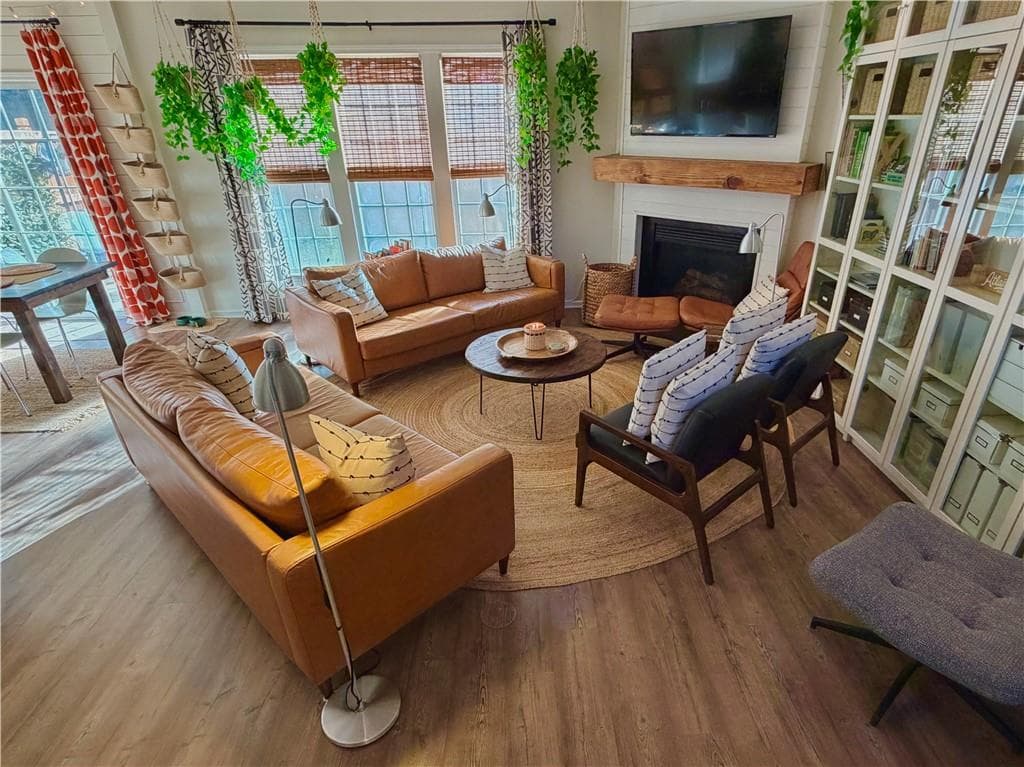 3 bedroom, 3 bathroom, 1,616 sq ft townhouse for sale at 13234 Marrywood Drive, Milton, GA 30004 — photo 2