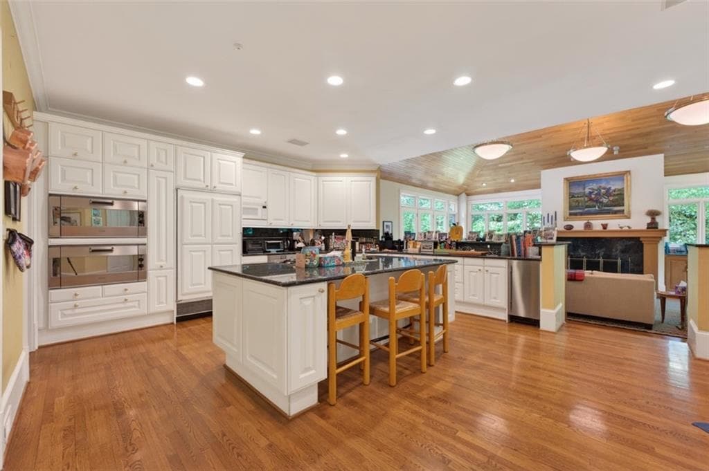 4 bedroom, 6 bathroom, 8,270 sq ft single family residence for sale at 4969 Northside Drive, Sandy Springs, GA 30327 — photo 8