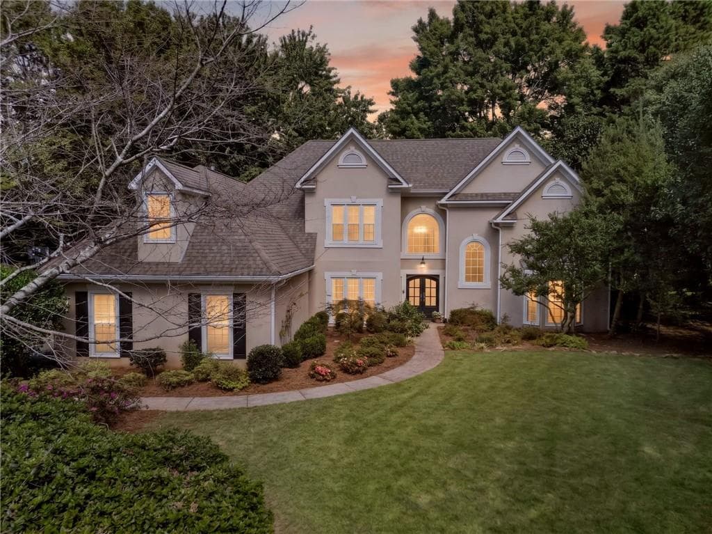 4 bedroom, 4 bathroom, 3,888 sq ft single family residence for sale at 125 Kiveton Park Drive, Roswell, GA 30075 — photo 2